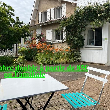 Maison D'Hotes L'Escale Du Loup Blanc Maringes Экстерьер фото