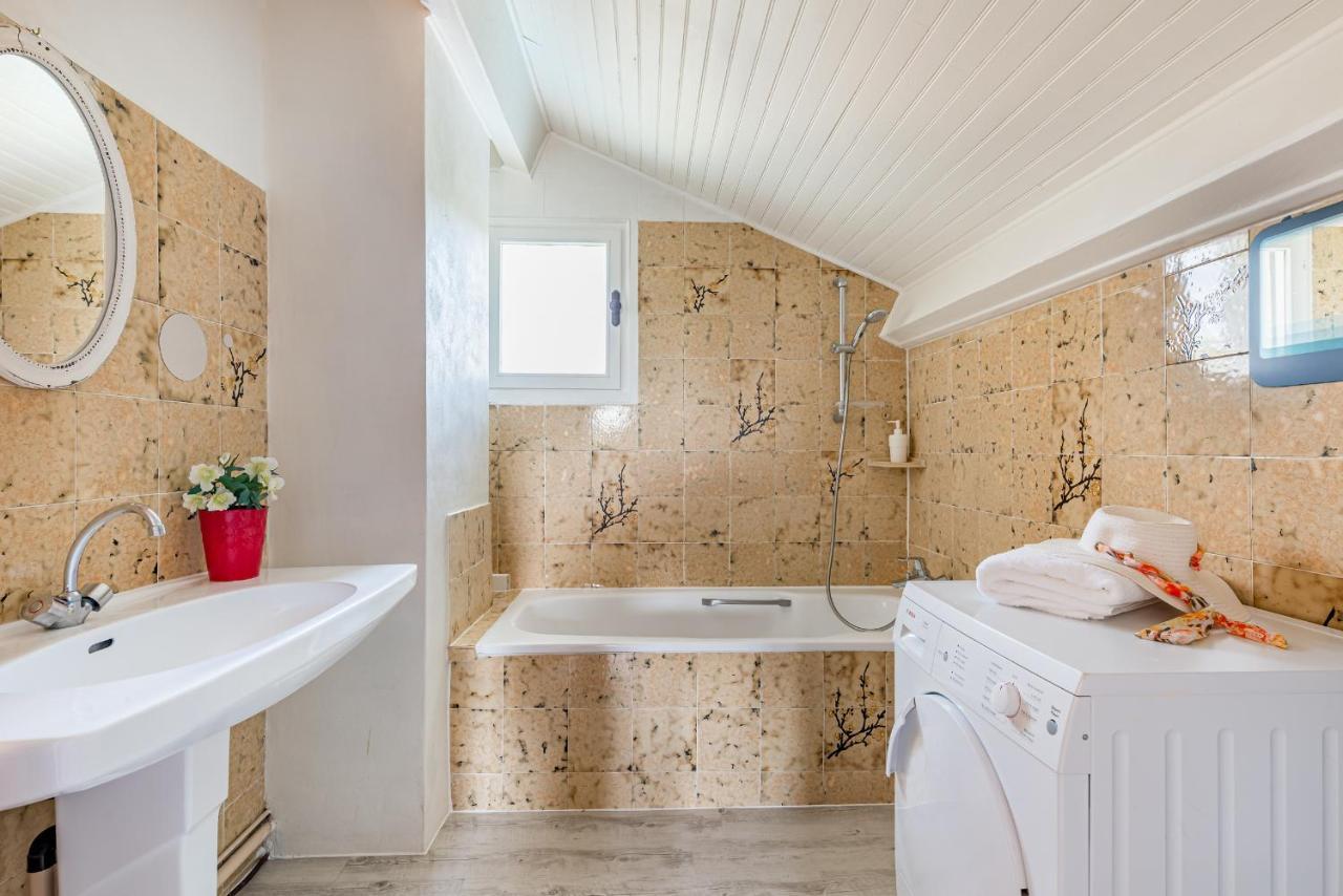 Maison D'Hotes L'Escale Du Loup Blanc Maringes Экстерьер фото