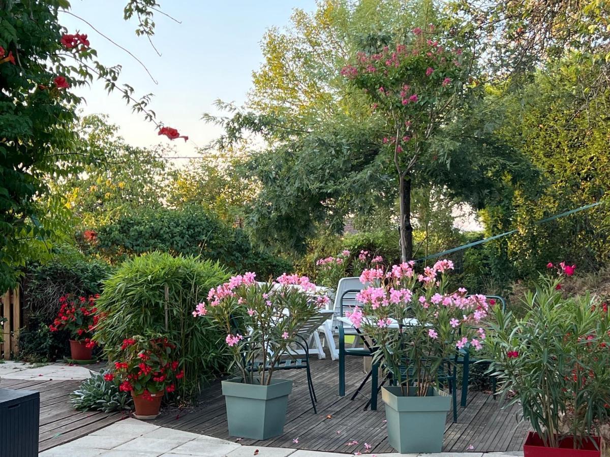Maison D'Hotes L'Escale Du Loup Blanc Maringes Экстерьер фото